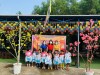 Đoàn thanh niên tặng quà cho các cháu tại trường MG Phong Lan, xã Tam Trà